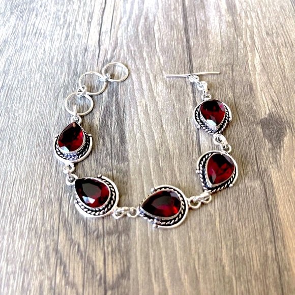 🎈 RED GARNET Designer Style Bracelet - Picture 4 of 5